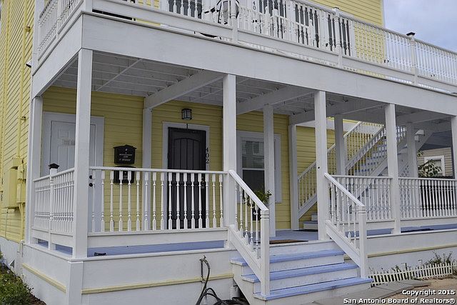 1st image of 402 E Carson St #1