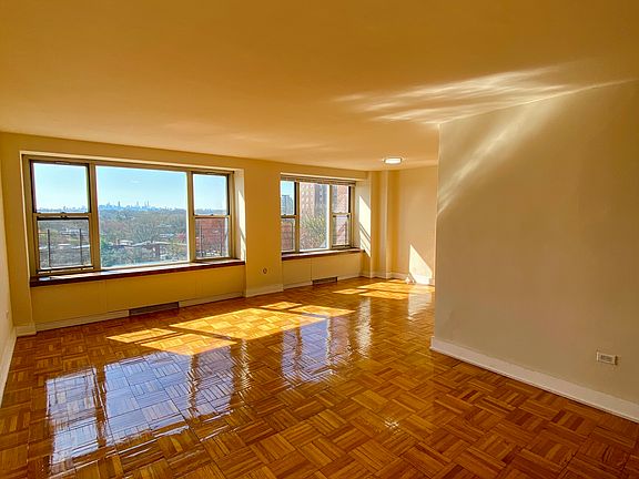 5th image of 6700 192nd St APT 707
