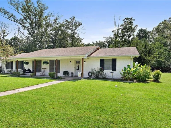 716 Line Dr, Forest, MS 39074