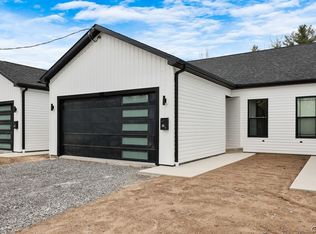 25 Elm St, Schroeppel, NY 13135