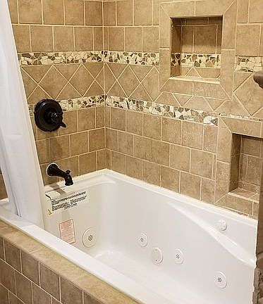 Jacuzzi tub