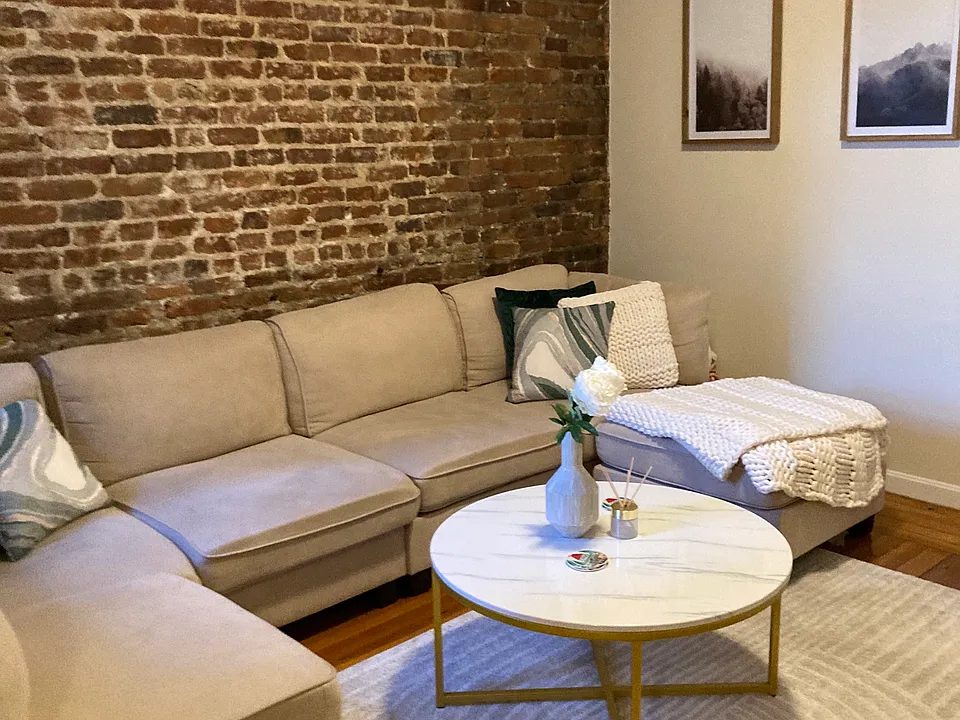41 Eden St #2