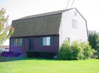 4 Quill Dr, West Warwick, RI 02893