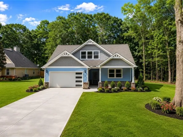 231 Wood St, Commerce, GA 30529
