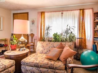 2215 W 19th Ave, Eugene, OR 97405