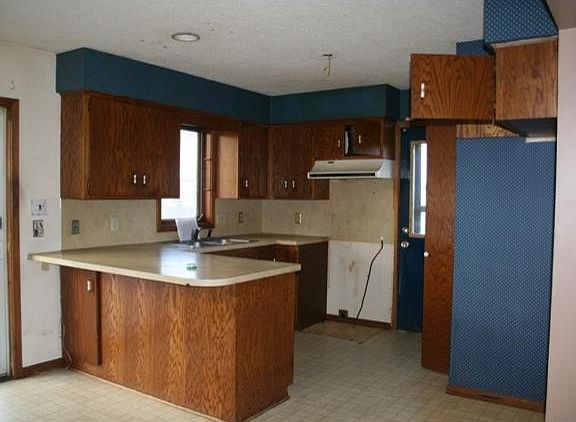 4th image of 5035 Vera Cruz Ave N