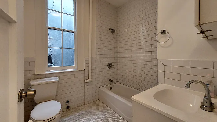 Rented by R New York | media 17