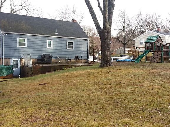 4th image of 31 Diane Dr