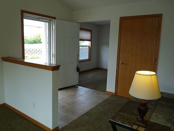 3rd image of 219 Lily Ln