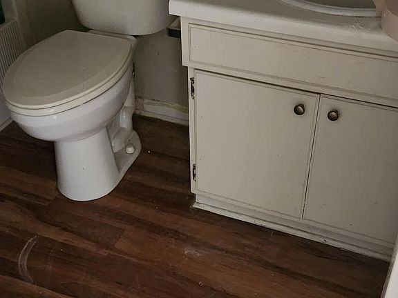 3rd image of 621 McArthur St APT 2