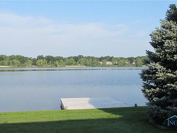 3rd image of 642 E Shoreline Dr