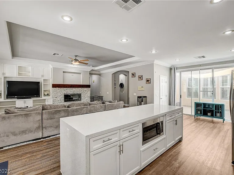 8086 Merlewood Ave — Photo 31