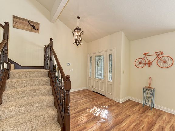 4th image of 113 Black Powder Cir