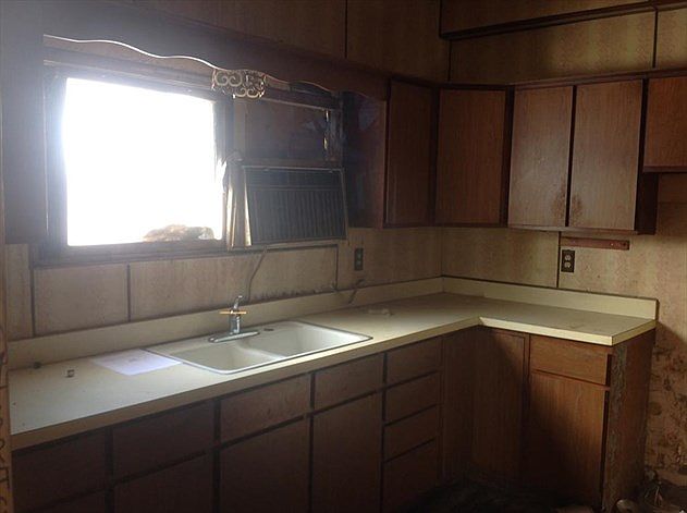 2nd image of 917 Croghan Ave