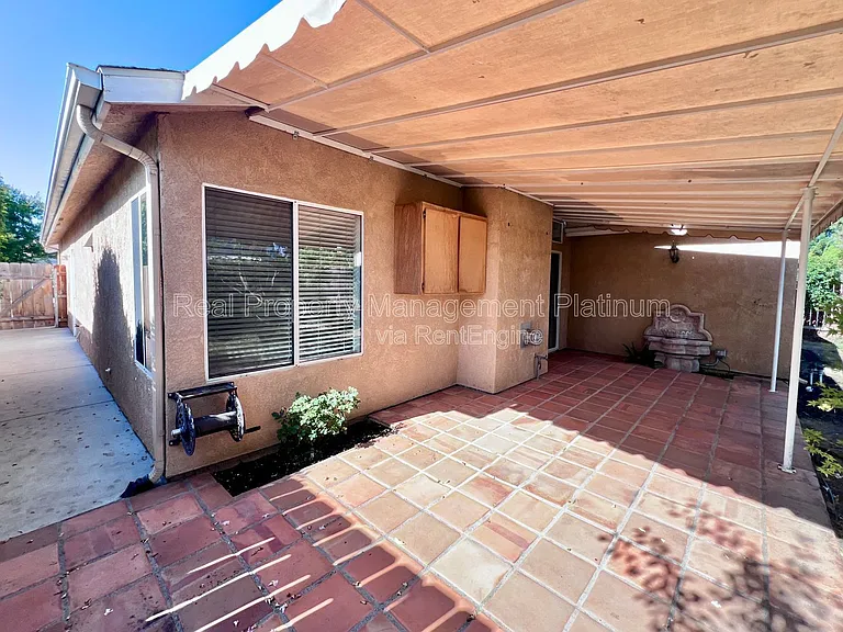 2669 Alamos Ave — Photo 14