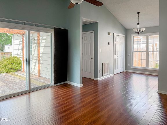 4th image of 6304 Forest Ridge Dr