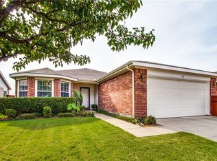 717 Cactus Trl, Aubrey, TX 76227
