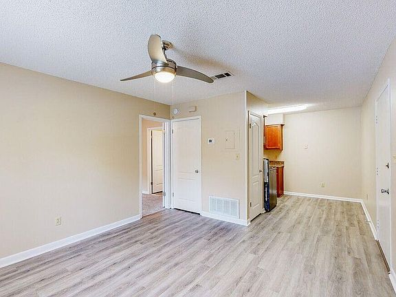 4th image of 117 Alder Ave SE #1B-1Ba-576Sqft