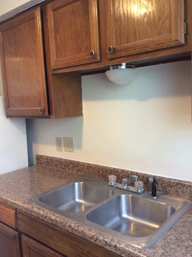 G2 8747 Granite — Photo 2