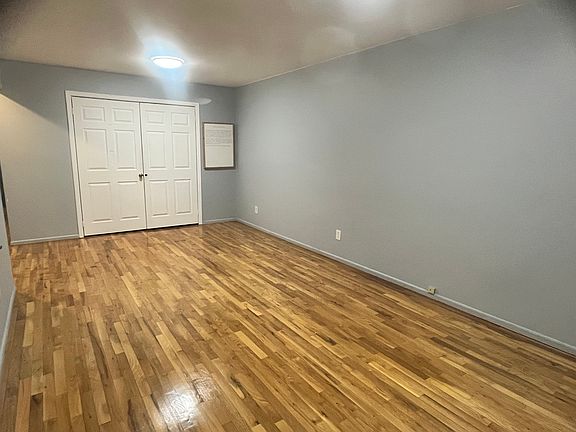 Living room 2 - closet
