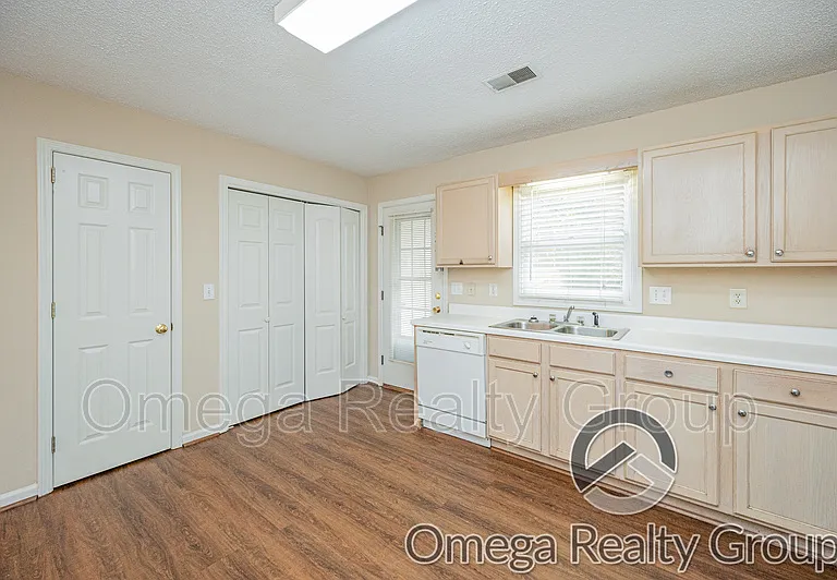 5057 Falling Creek Ln — Photo 12