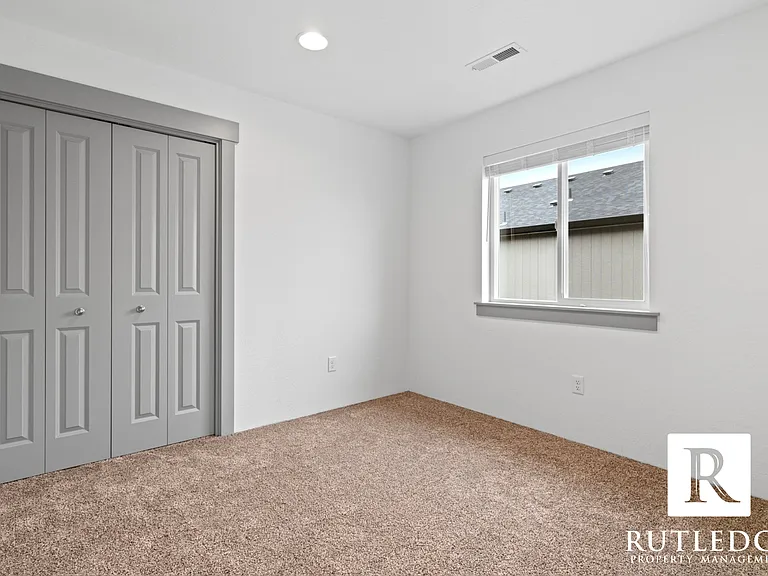 363 Lozier Ln — Photo 10