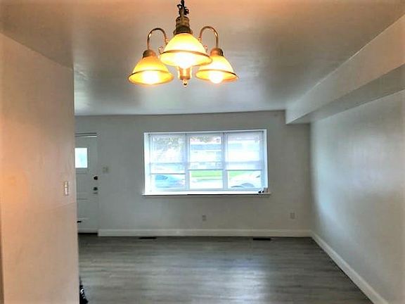 5th image of 2319 Benson St Floor 1
