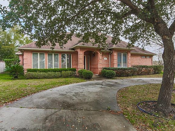 3rd image of 38 Englewood Ct