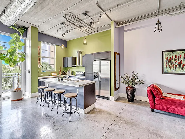 425 N Andrews Ave #303 — Photo 6