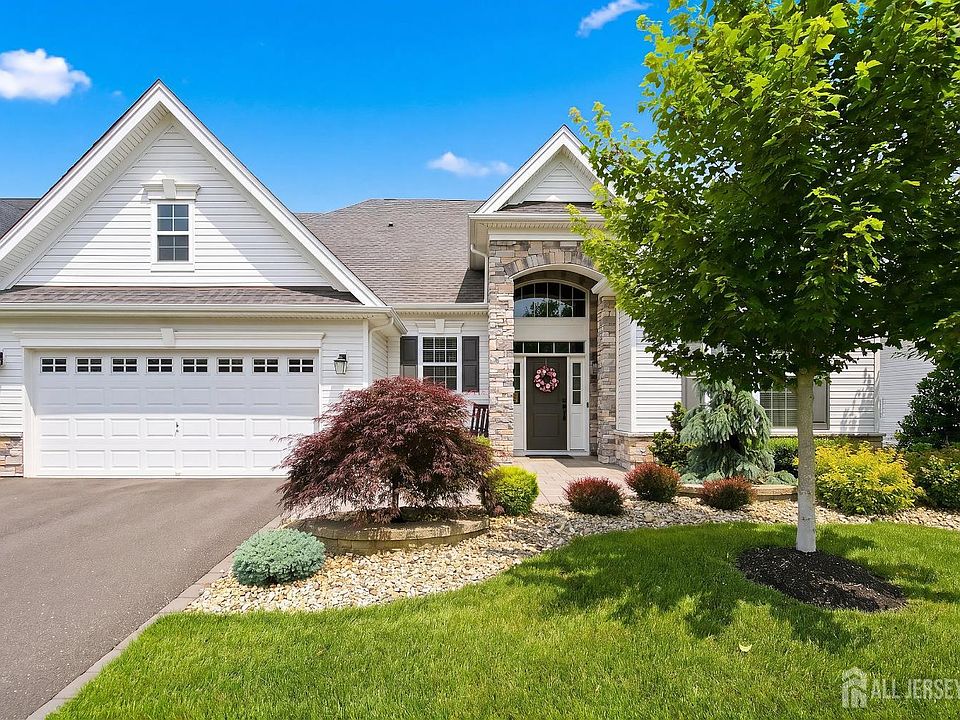1st image of 23 Whistling Straits Dr