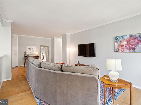 4th image of 1326 Spruce St APT 803