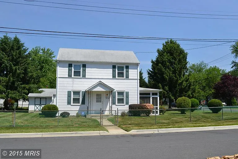 1902 Sheridan St photo 1