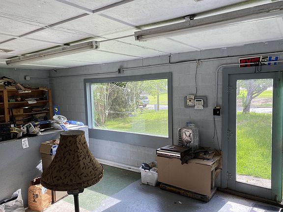 3rd image of 109 W University Pkwy #1