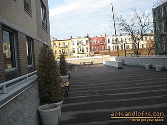 Rented by aptsandlofts.com