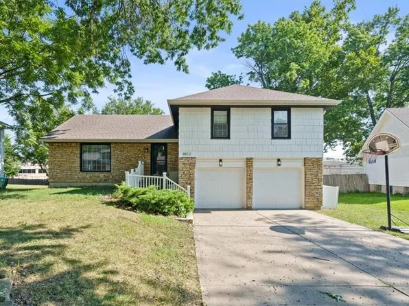 8812 W 95th Ter, Overland Park, KS 66212