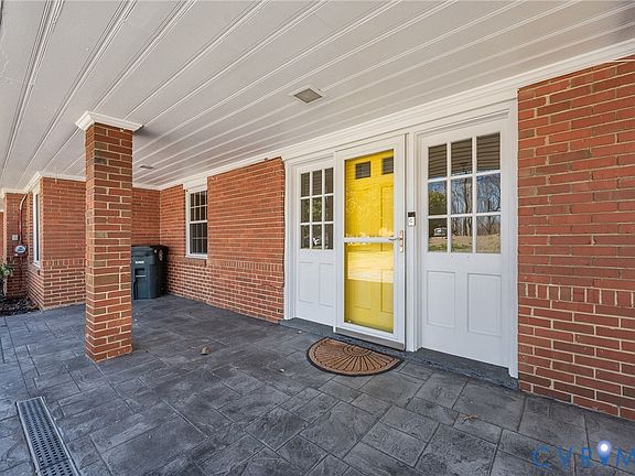4th image of 3735 Woodside Ave