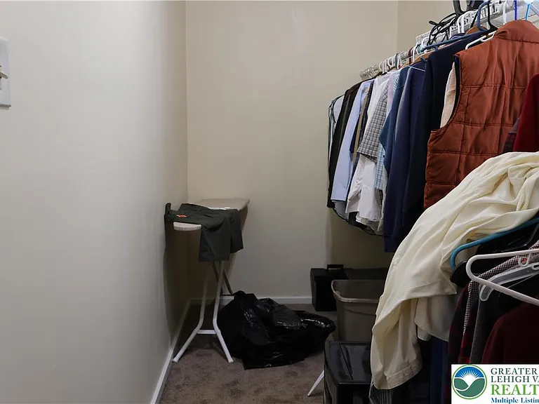 1533 E Emmaus Ave — Photo 20