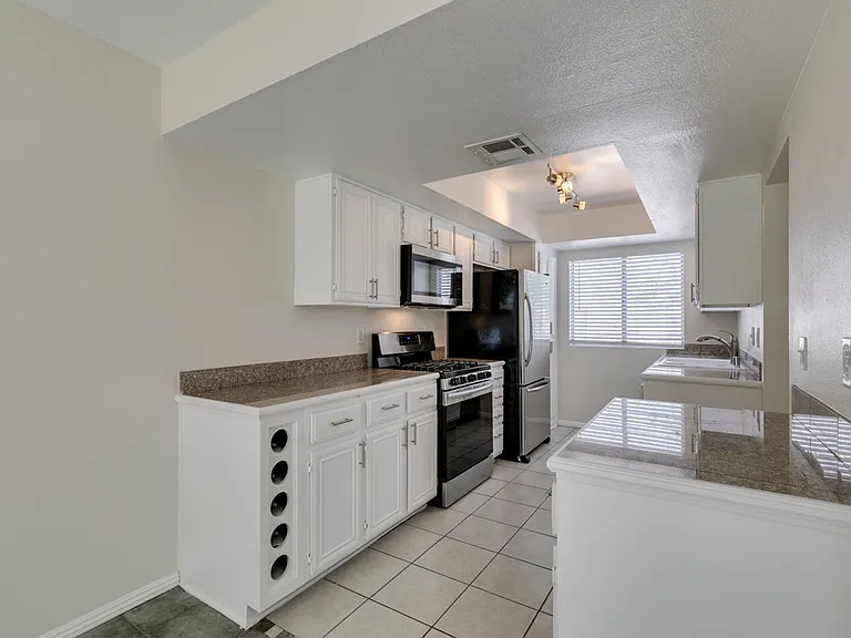 784 Anne Ln — Photo 25
