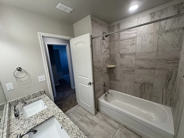 720 Westfield Blvd — Photo 13