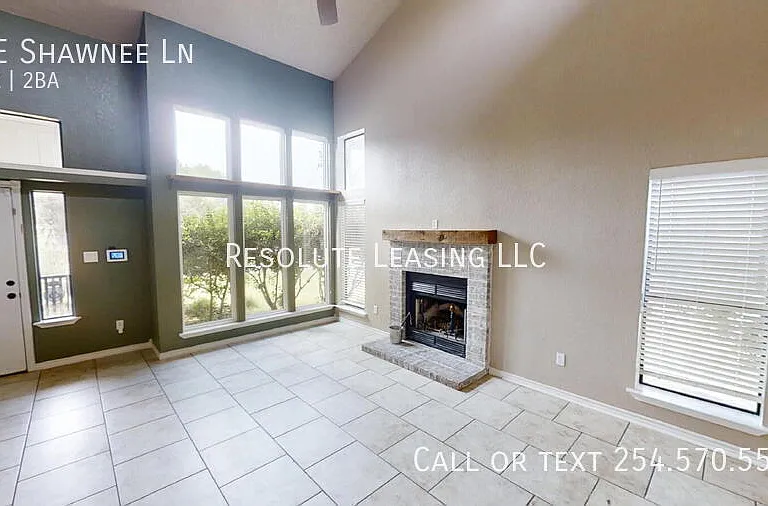 8 E Shawnee Ln — Photo 4