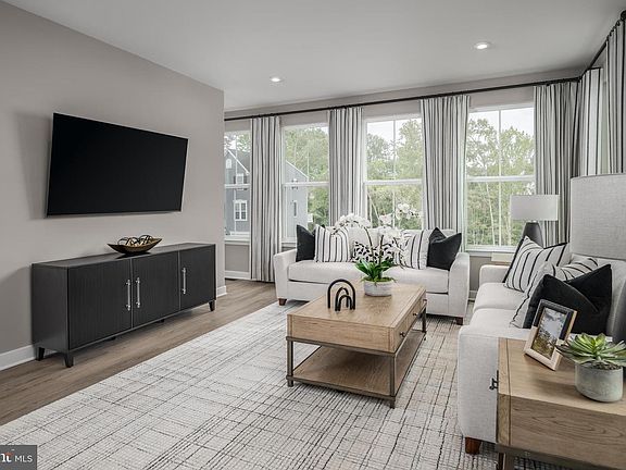 2nd image of 59B Destrier St