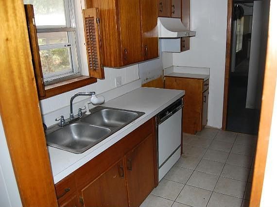 4th image of 7105 Meadowbrook Dr