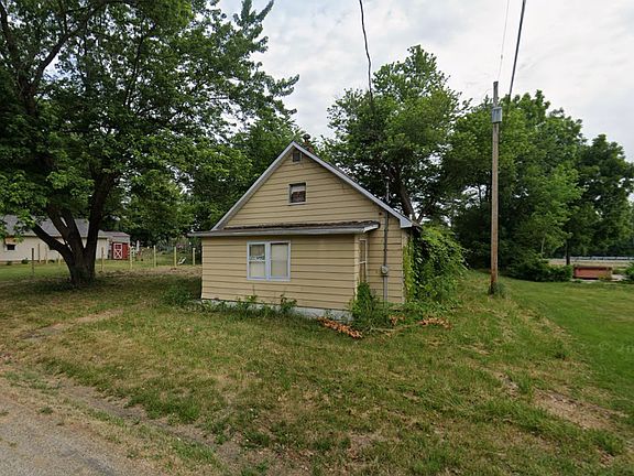 2nd image of 153 E Main St