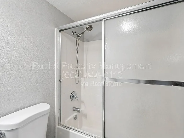 1005 E 8th St #2007 — Photo 32