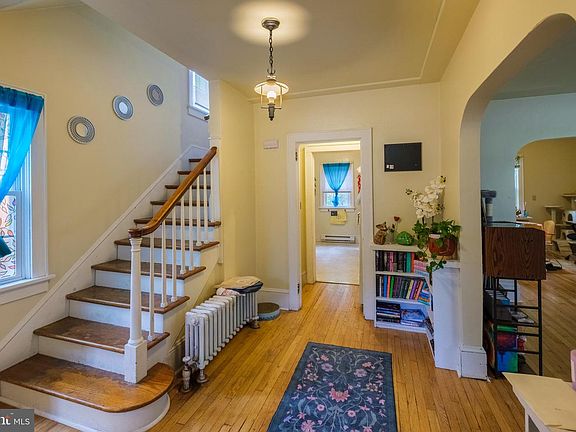 3rd image of 251 S Barnard St