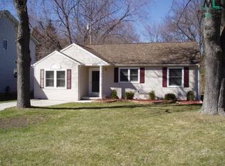 830 Golfview St, Algonac, MI 48001