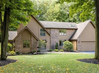 81 Middlebury Rd, Orchard Park, NY 14127