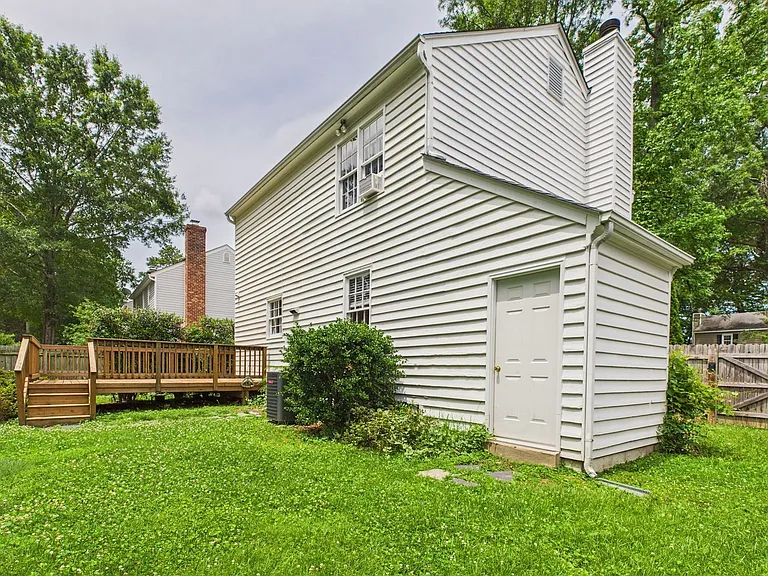 1917 Millsap Ln — Photo 26