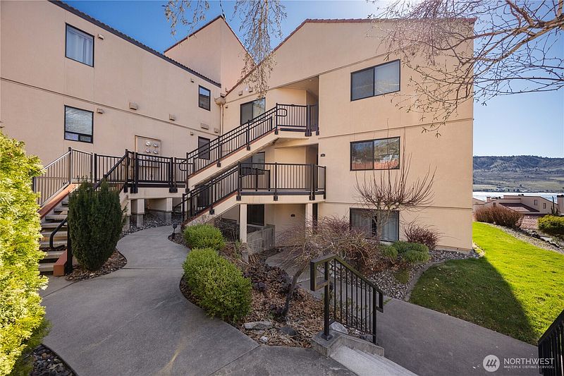 2nd image of 100 Lake Chelan Shores Drive #18-8