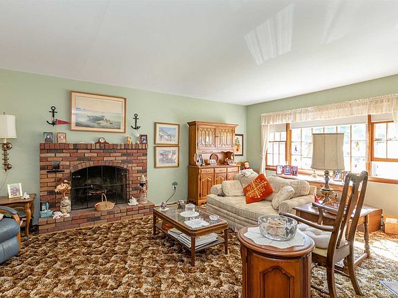 3rd image of 270 Dogwood Ln